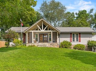 5507 Twin Oaks Dr, Ooltewah, TN 37363