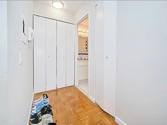 3rd image of 337 W 43rd St APT 2D