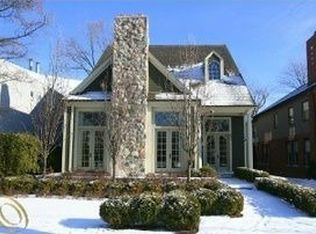 935 Pierce St, Birmingham, MI 48009