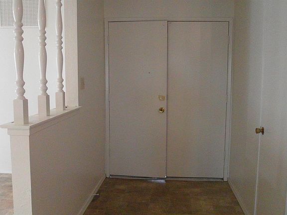 3rd image of 3846 N Shirley Ave