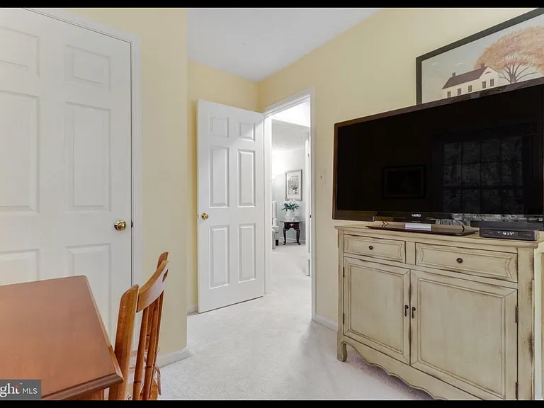210 Pin Oak Ct — Photo 23
