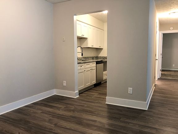 4th image of 6931 Goldengate Dr #502