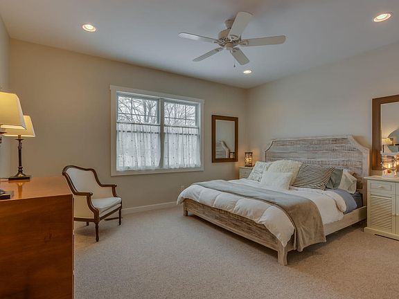 4th image of 5568 Hidden Pond Lane