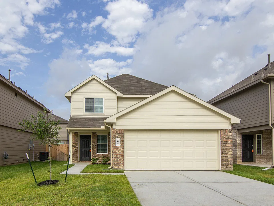 5627 Gara River Dr