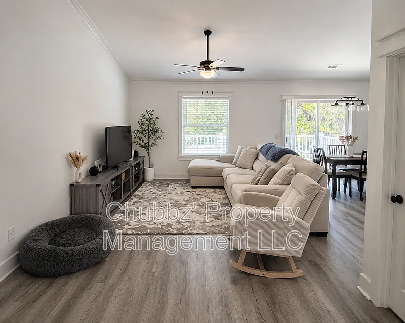 3 bed, 2.0 bath, 1287 sqft, $2,500 — Photo 2