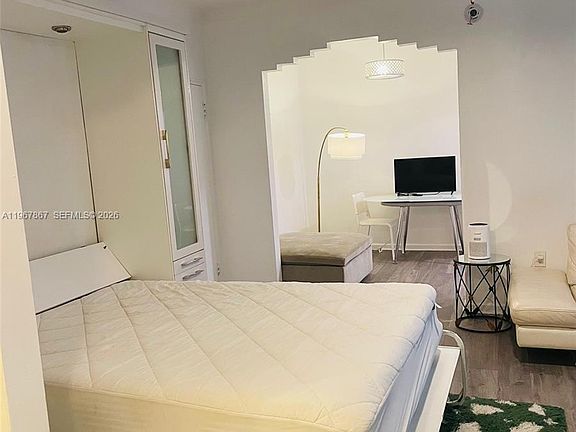 3rd image of 1611 Euclid Ave APT 3