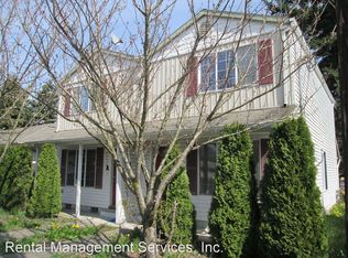 12216 SE Salmon St APT A, Portland, OR 97233