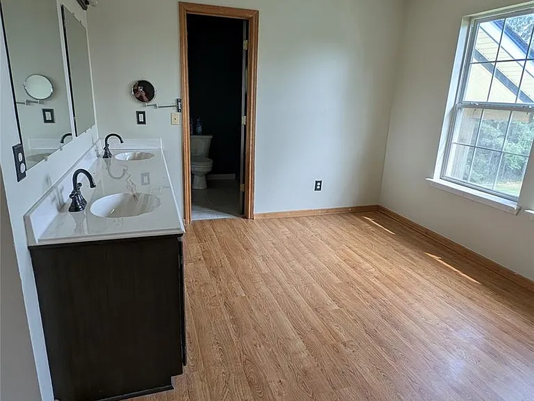 2567 Avenue D — Photo 27
