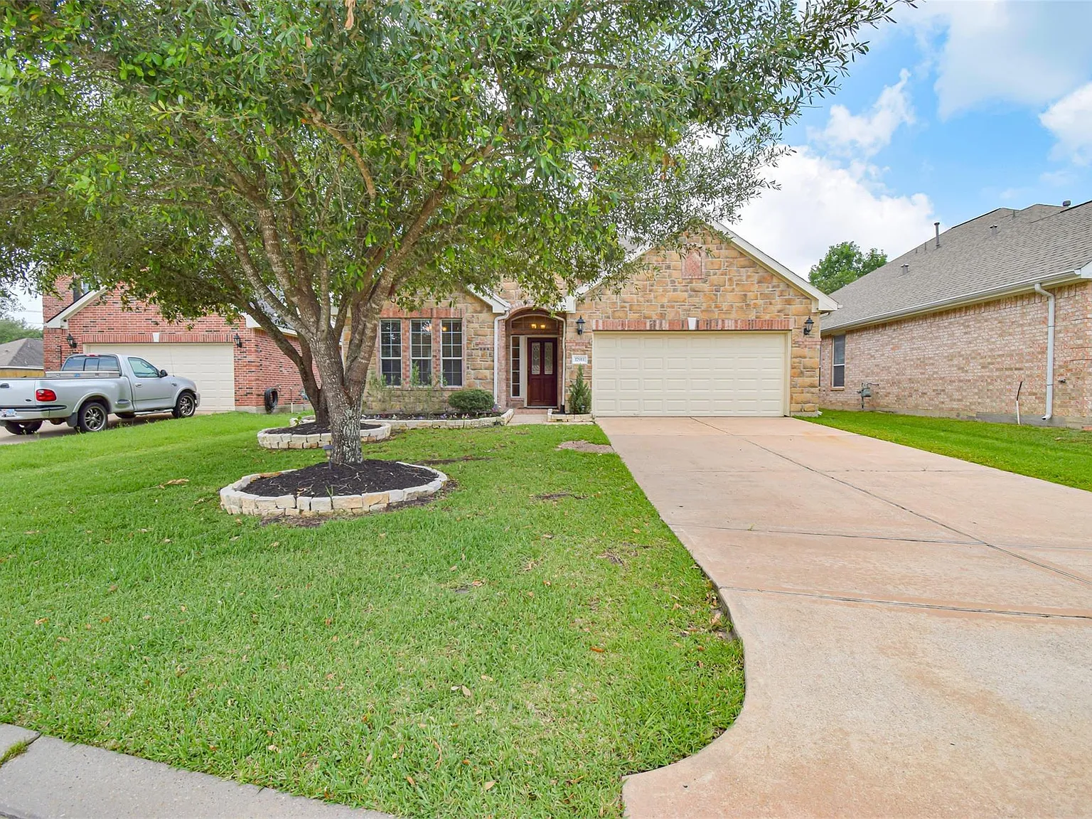 3 bed, 2.0 bath, 1840 sqft, $2,150 — Photo 3
