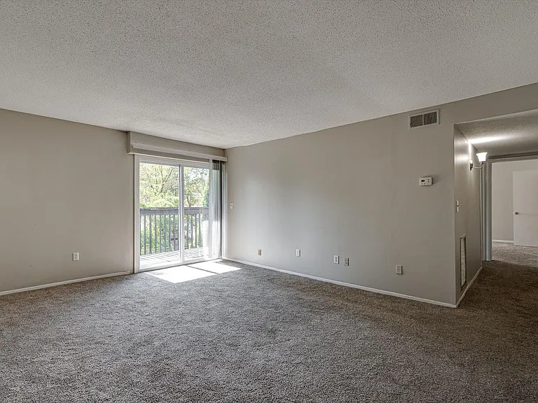 East Ridge Flats and Townhomes — Photo 22