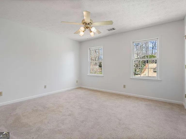 275 Sageglen Rd — Photo 19