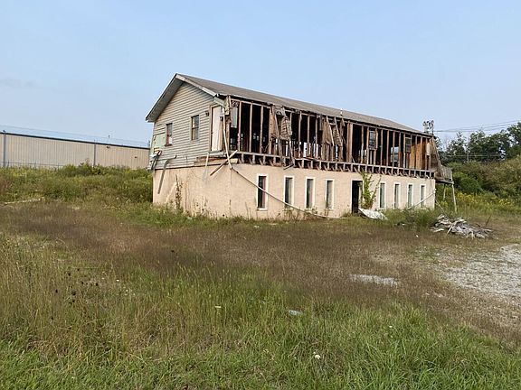 5th image of Woodlands Cir
