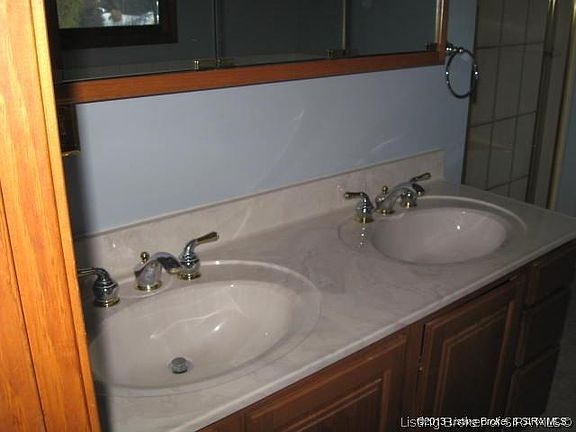 2nd image of 522 Riverview Drive