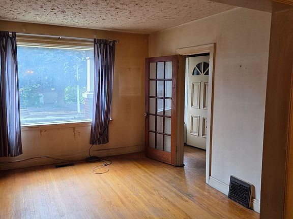 3rd image of 88 Lees Ave