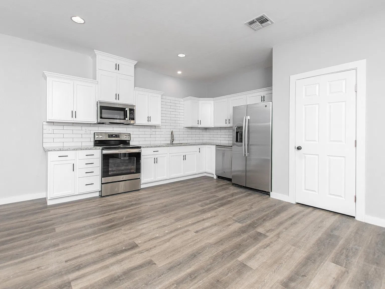 3 bed, 1278 sqft, $1,600 — Photo 3
