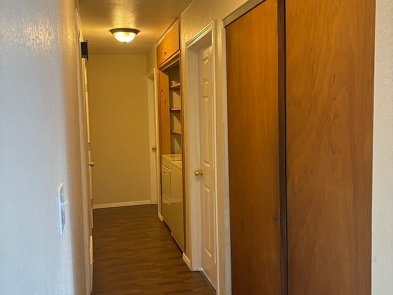 1415 Hollins Ave — Photo 28