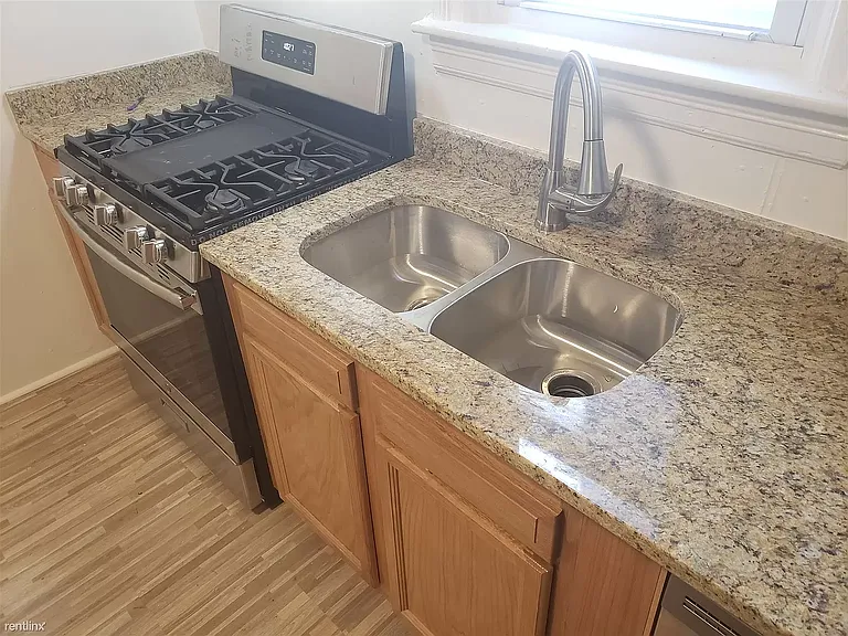 538 Shepherd St NW — Photo 2