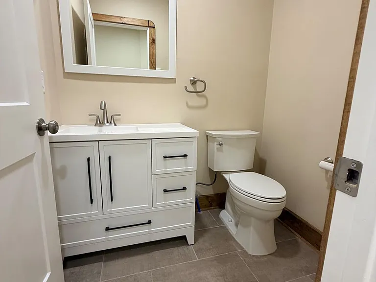 121 E Union St — Photo 7