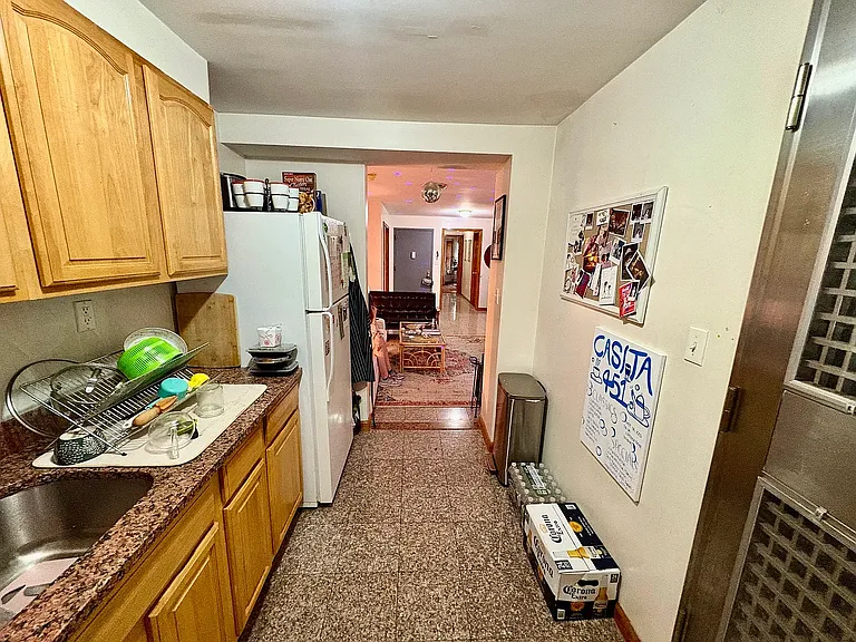 451 51st St #1 — Photo 24