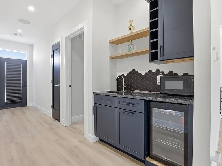 6931 River Dr — Photo 6