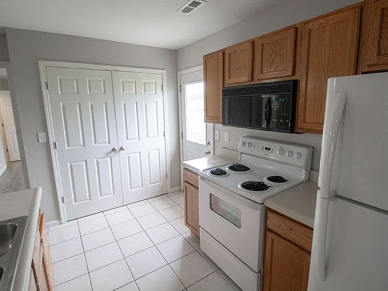 1602 High Quest Cir — Photo 11