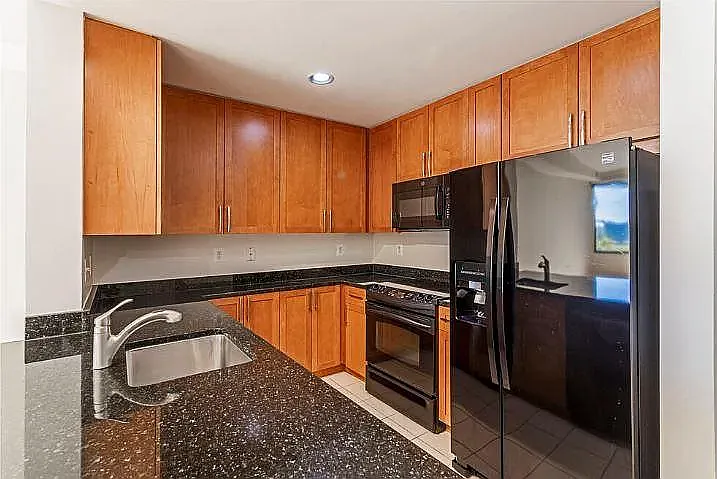 2 bed, 953 sqft, $3,200 — Photo 3