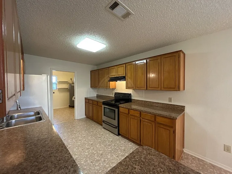 3422 Chisholm Trl — Photo 7