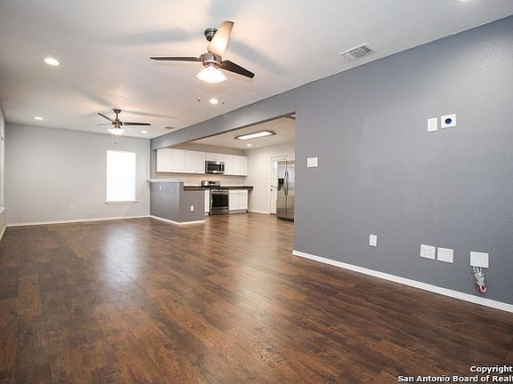 5th image of 243 Gayle Ave