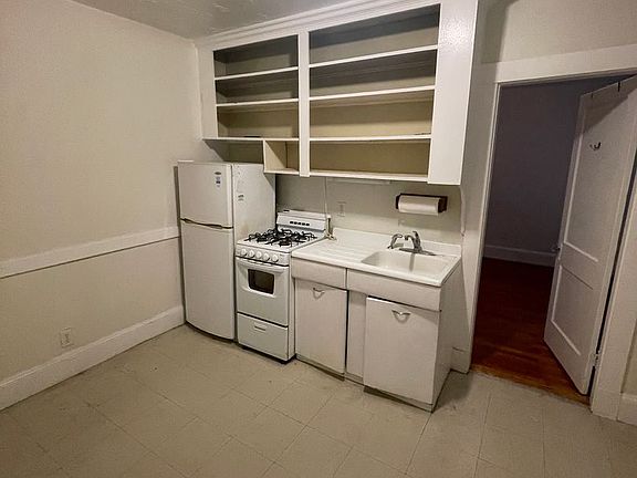 3rd image of 16A Lakeville Rd #3