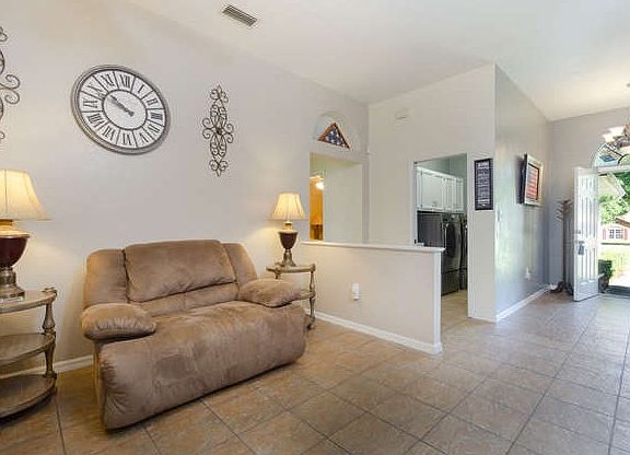 3rd image of 164 NW Emerald Lakes Dr