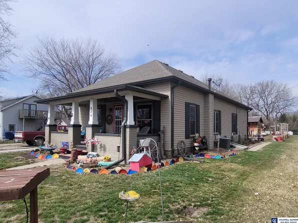 924 E 5th St, Friend, NE 68359
