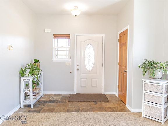 5th image of 902 Idaho St