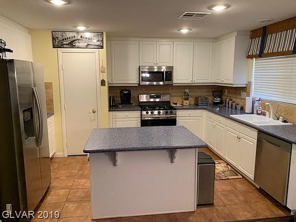 4th image of 120 Thornless Rose Ct