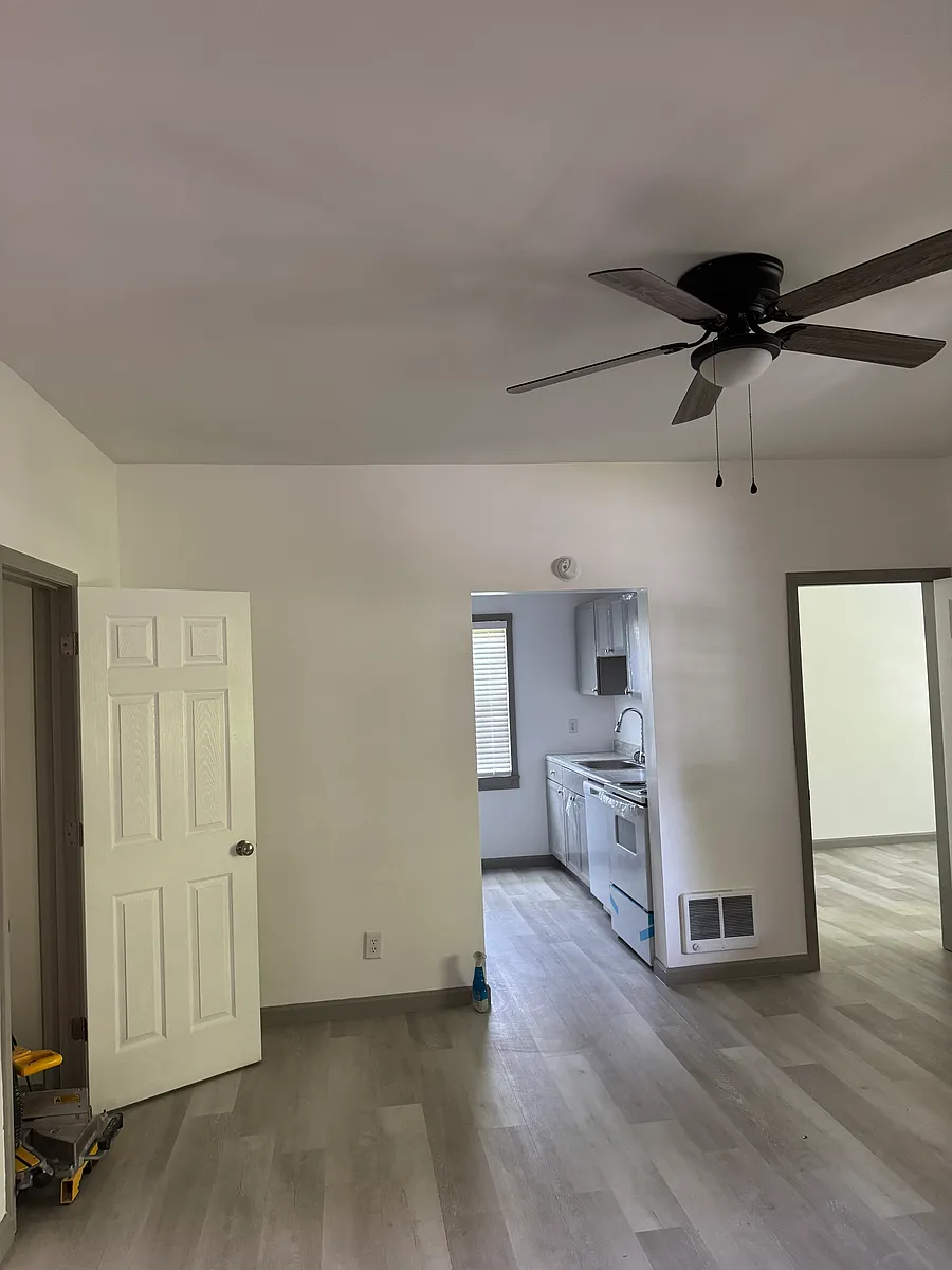 Building Photo - 514 Myrtle Ave E #2