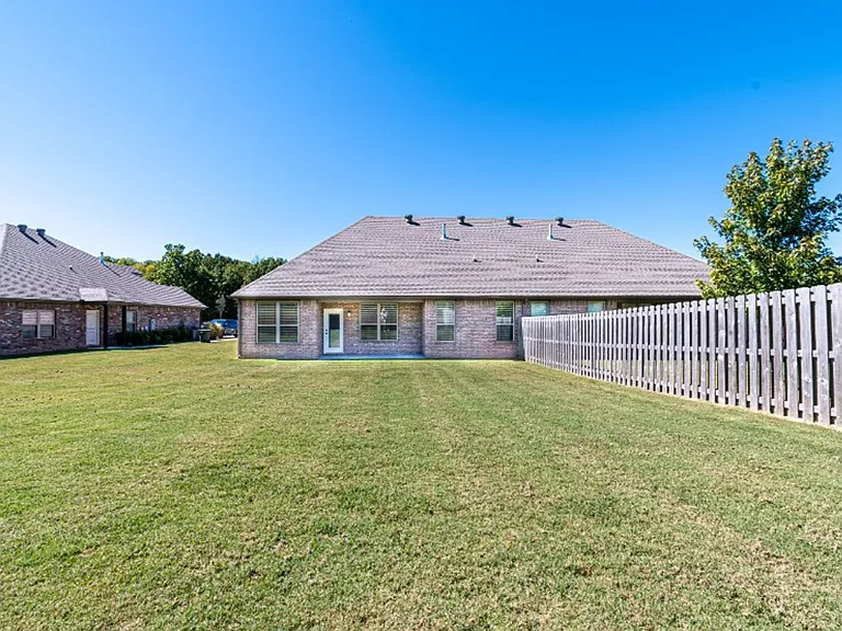 4870 N Castlewood Ln Duplex — Photo 15