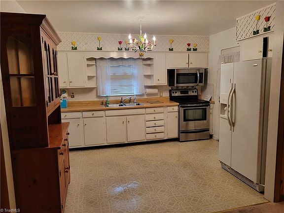 5th image of 709 E Florida St