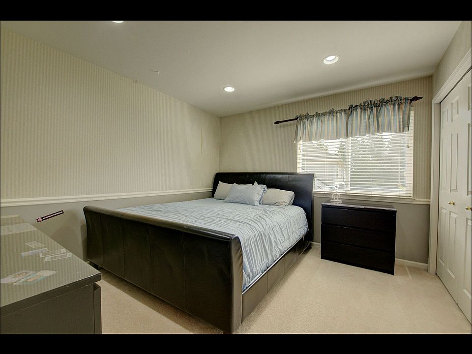 1st image of 4968 Lake Crest Dr