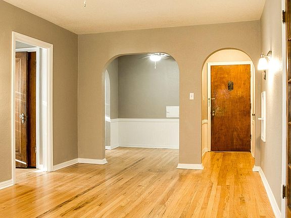 3rd image of 221 Mathews St #5efe090ef