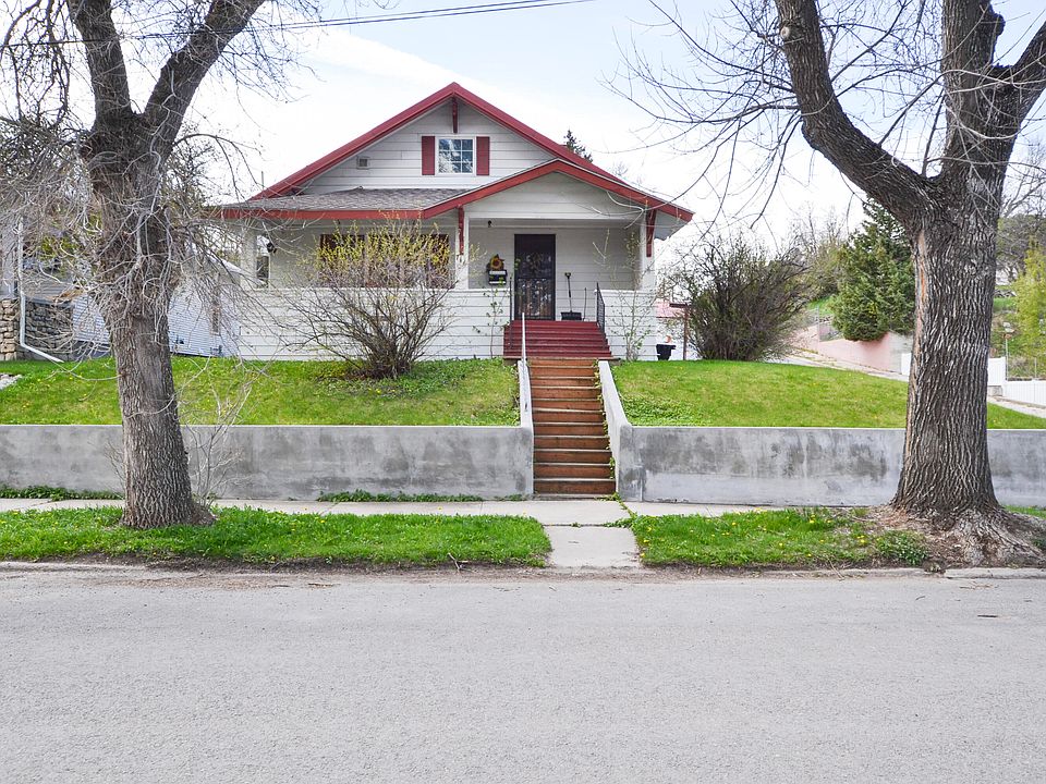 1st image of 716 5th Ave N
