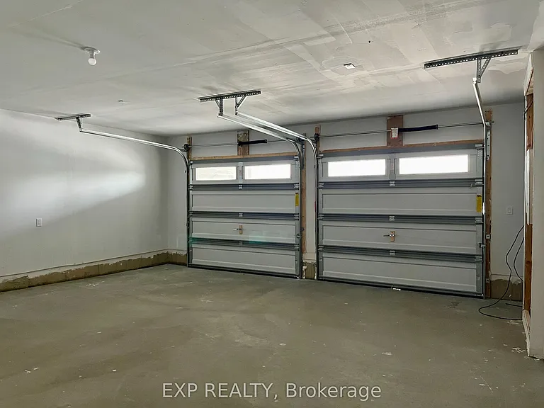 116 Blick Cres — Photo 17