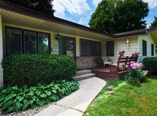 5837 Thrush Ln, Madison, WI 53711