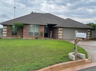 214 NW Cherry Ave, Cache, OK 73527