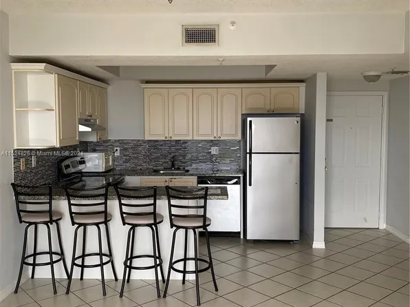 3500 Coral Way APT 1103, Miami, FL 33145