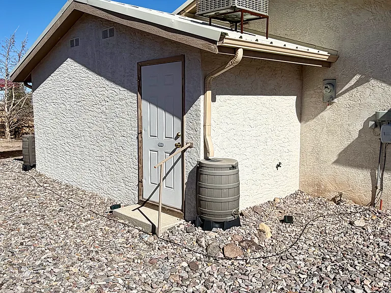 109 Mimbres Rd — Photo 8
