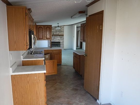 2nd image of 403 Redbud Ct