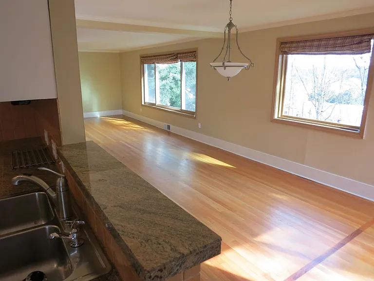 10502 Victory Ln NE — Photo 22