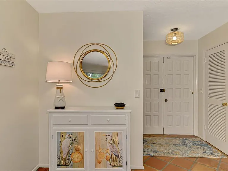 4946 Commonwealth Dr — Photo 8
