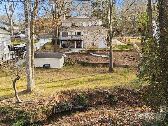 3rd image of 7116 Hollyhouse Dr