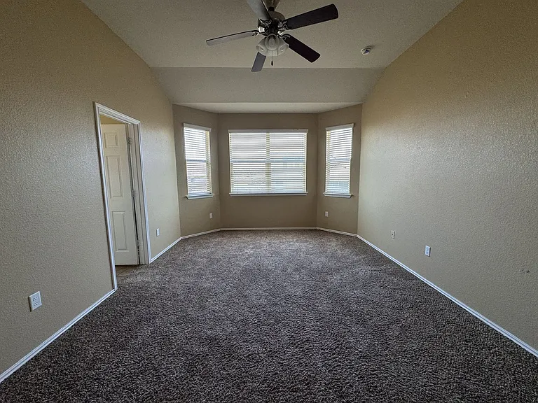 6406 Clear Brook Dr — Photo 13