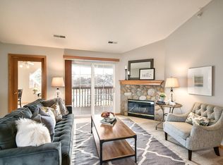 170 W Aspen Ct UNIT 4, Oak Creek, WI 53154